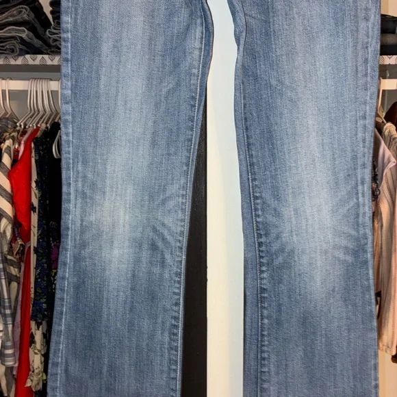 A&F Emma Low Rise Jeans - Picture 7 of 15